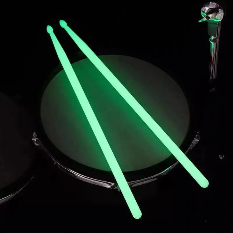 GLOW IN THE DARK DRUM STICK