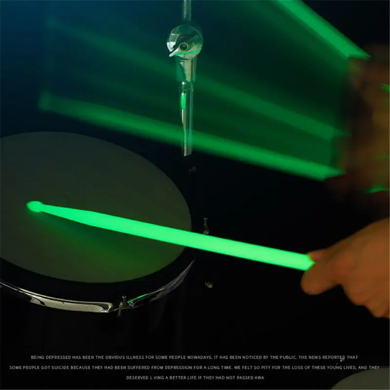 GLOW IN THE DARK DRUM STICK