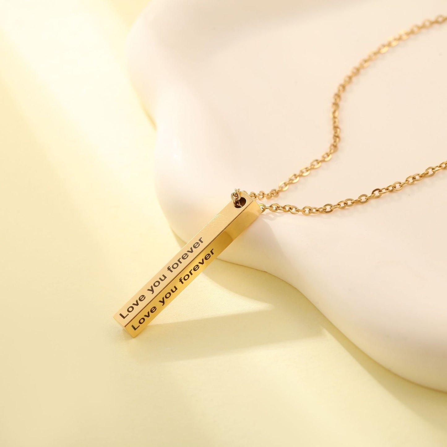 PILLAR BAR NECKLACE
