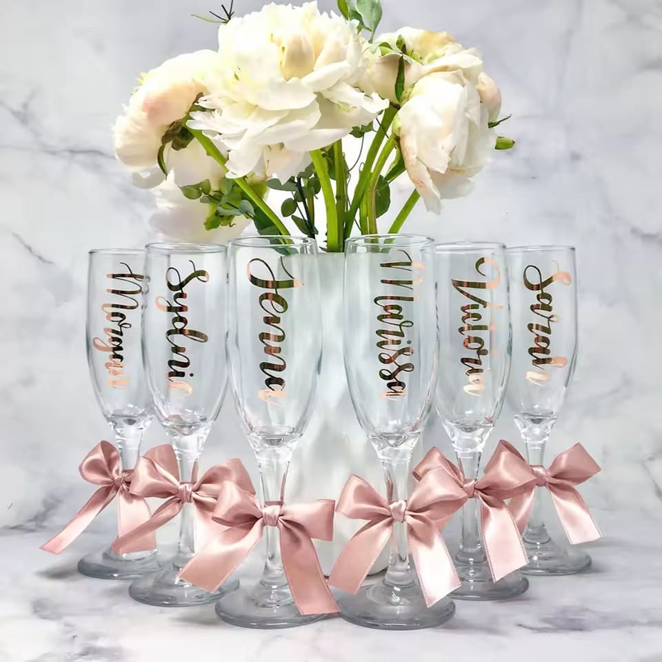 ENGRAVED CRYSTAL CHAMPAGNE FLUTES
