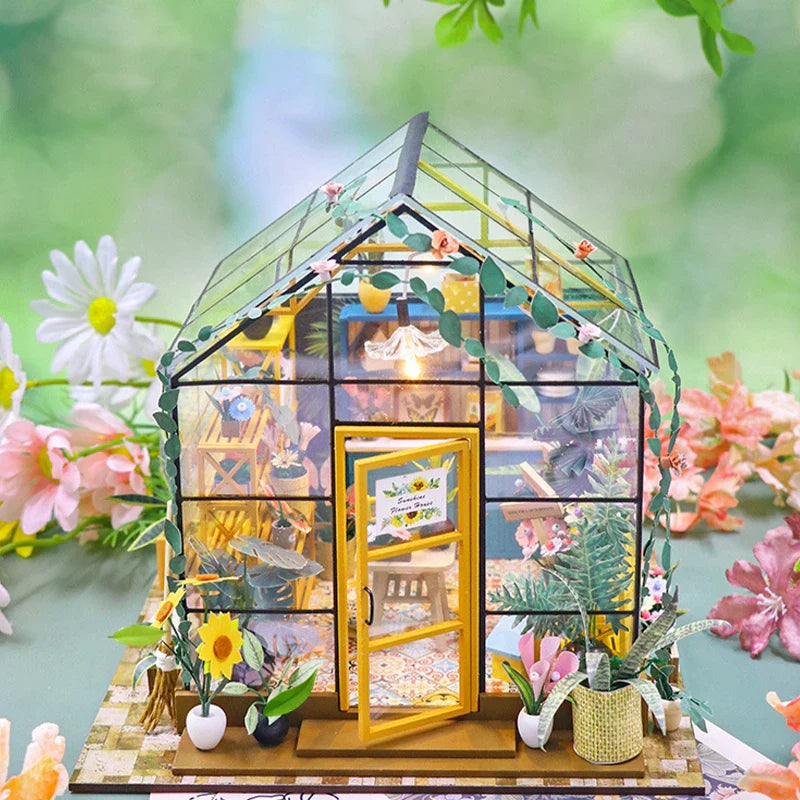 GREENHOUSE DOOLHOUSE