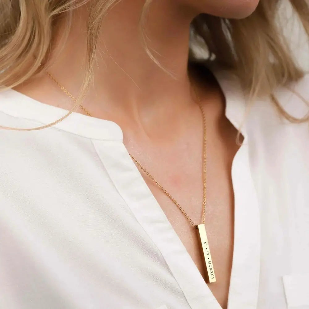 PILLAR BAR NECKLACE