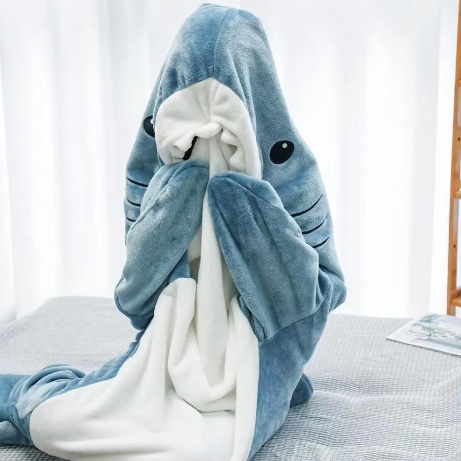 WEARABLE SHARK BLANKET